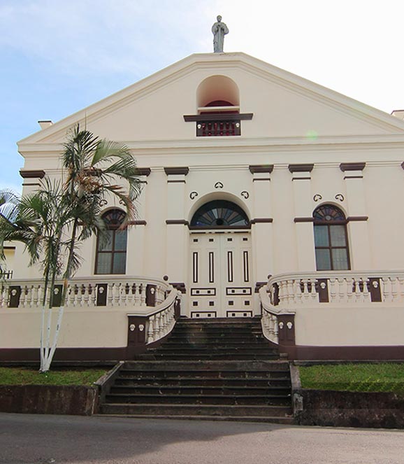 Fachada de la Iglesia San Pablo de Heredia